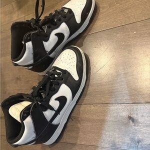 Nike Black and White Women's Sneakers